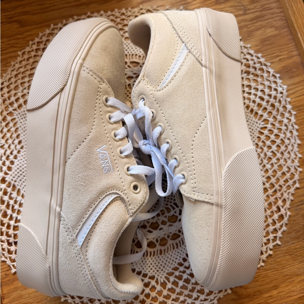 Vans Cream Suede old skool platform Sneakers